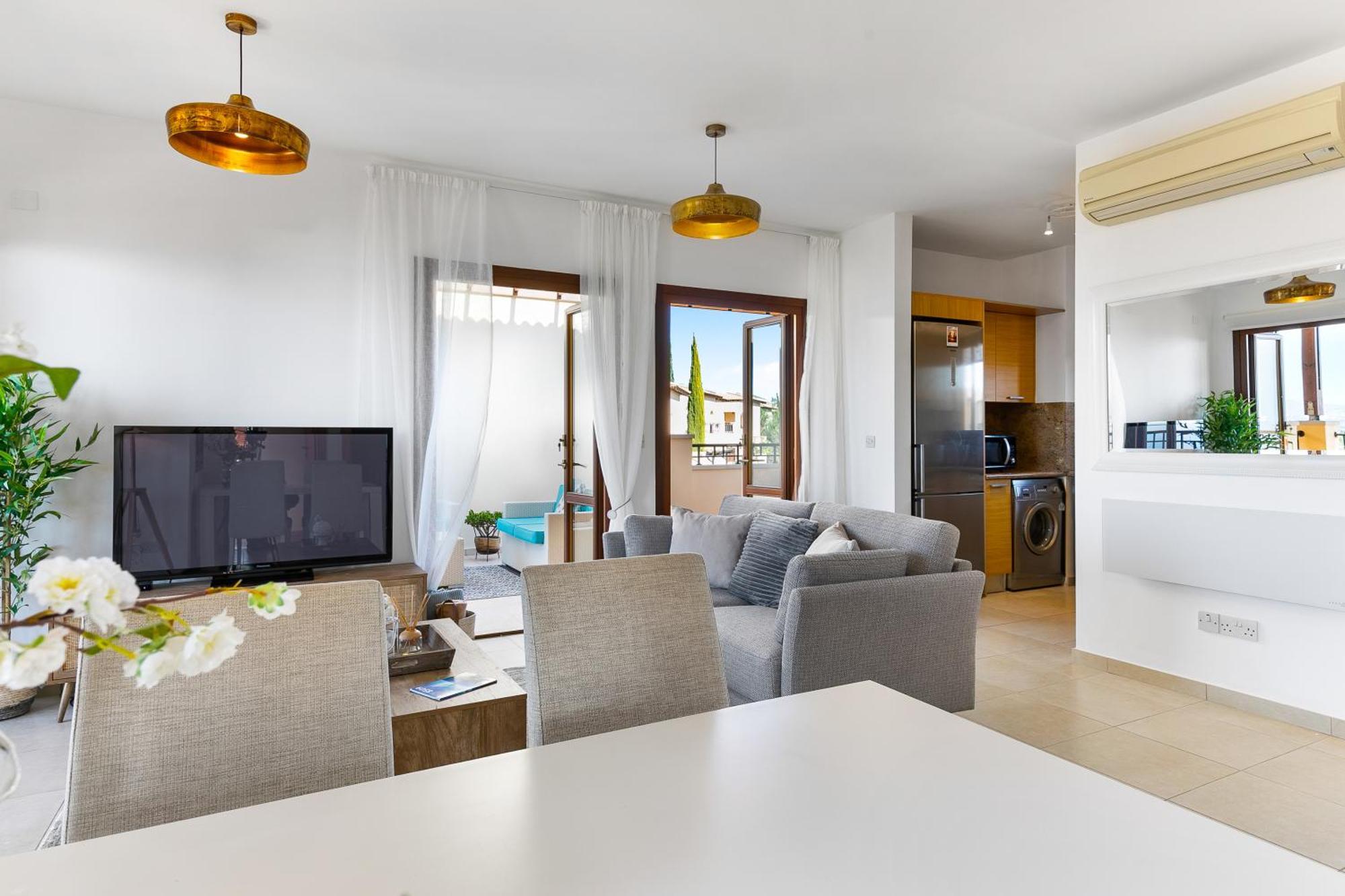 1 Bedroom Apartment Pyrgos With Beautiful Sea And Sunset Views, Aphrodite Hills Resort Куклія Екстер'єр фото