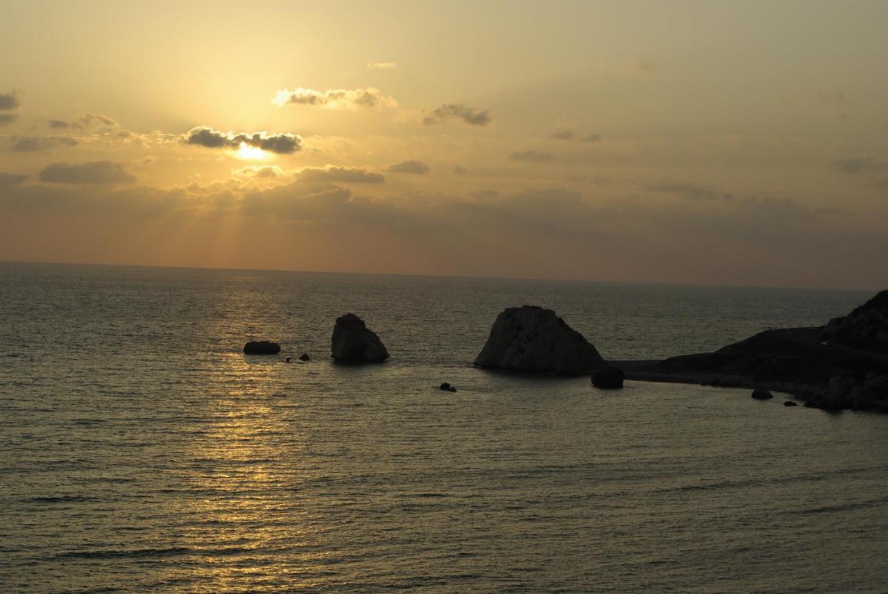 1 Bedroom Apartment Pyrgos With Beautiful Sea And Sunset Views, Aphrodite Hills Resort Куклія Екстер'єр фото